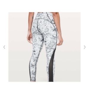 NWT LuLu TRAIN TIMES 7/8, 25” High Rise leggings. Black and white floral pattern